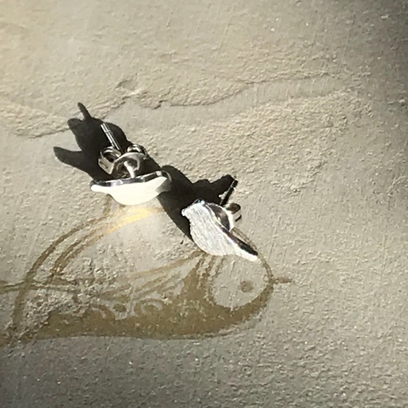 Sterling Silver Bird studs minimalist earrings - Picture 3 of 8